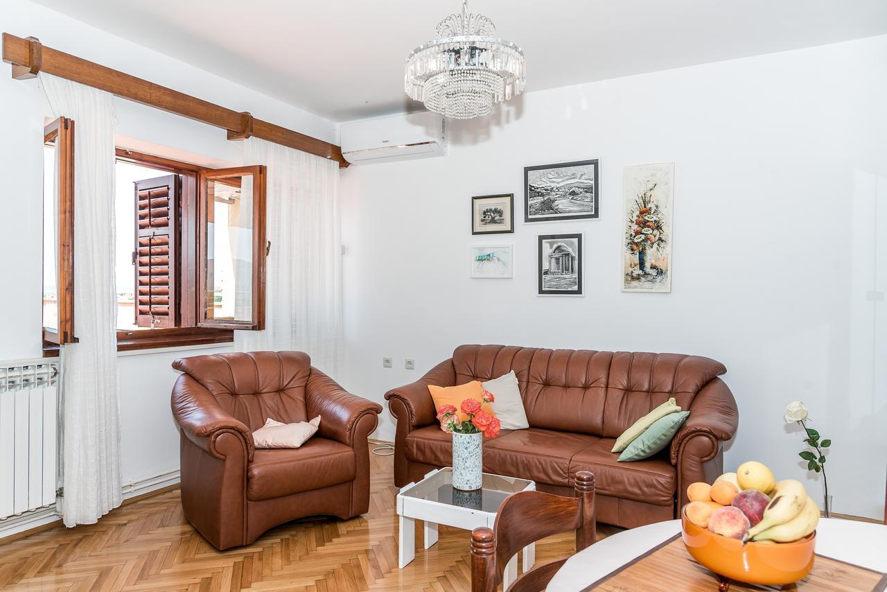 Apartment Promona Drnis Ngoại thất bức ảnh