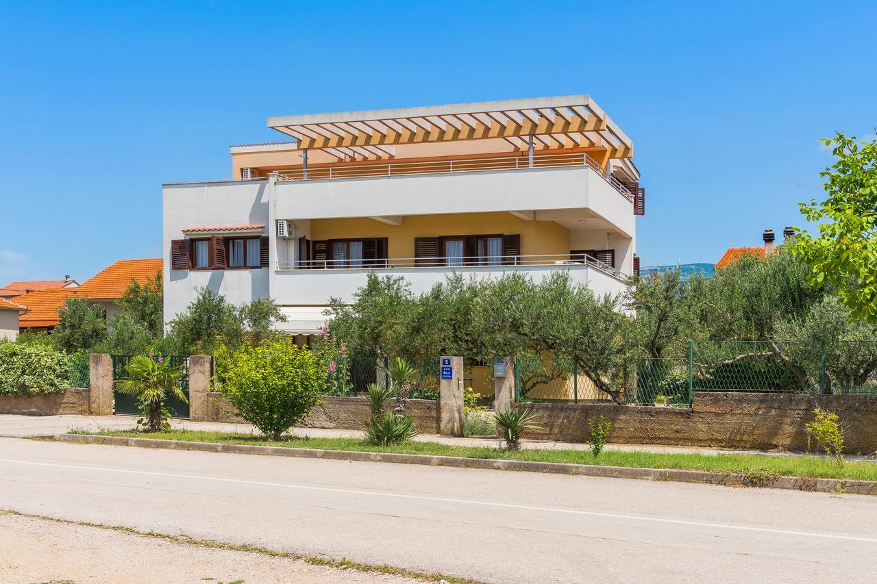 Apartment Promona Drnis Ngoại thất bức ảnh