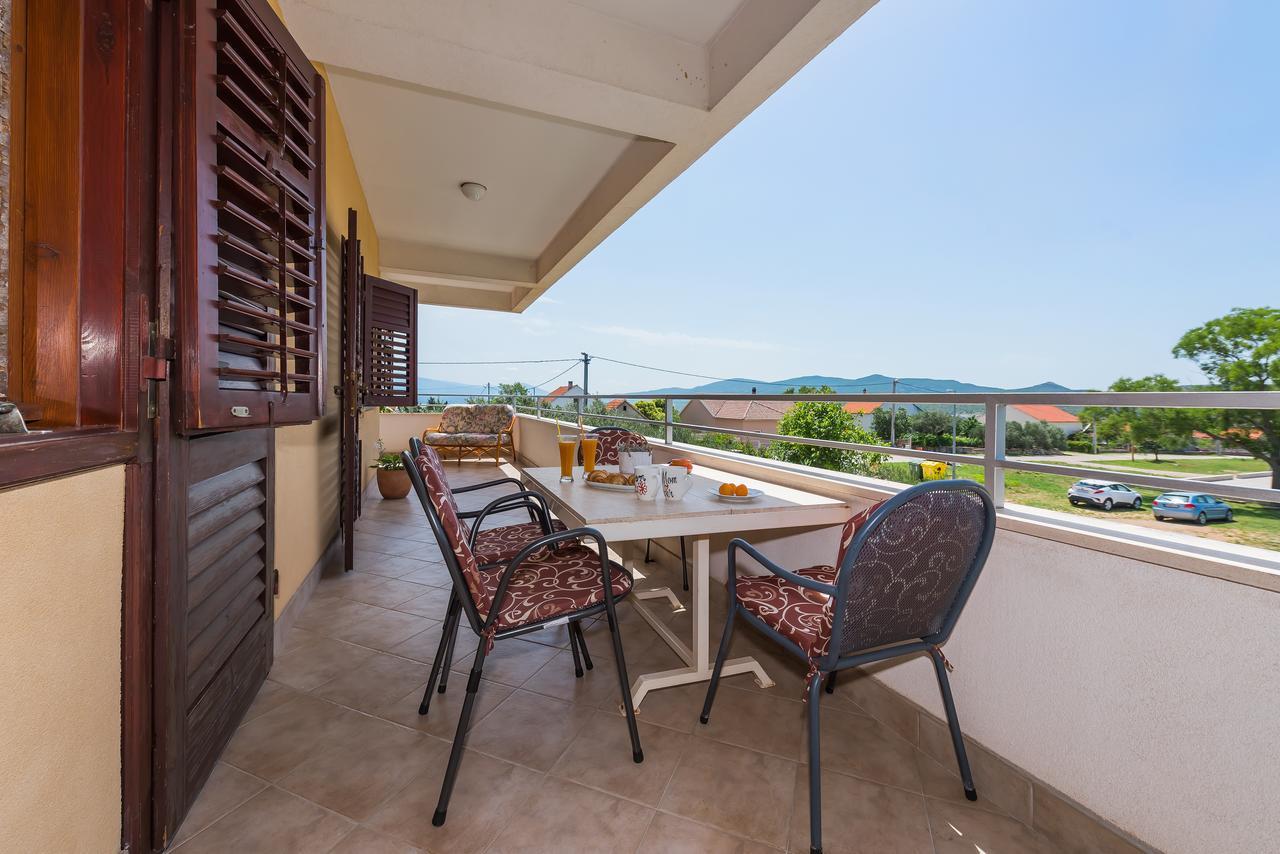 Apartment Promona Drnis Ngoại thất bức ảnh